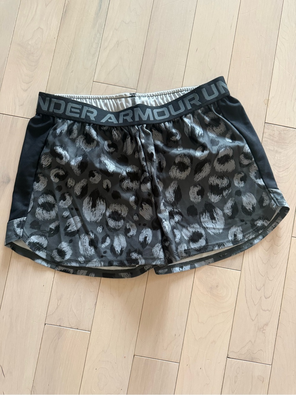 Under Armour Youth Girls Black and Gray Leopard-Print Athletic Shorts